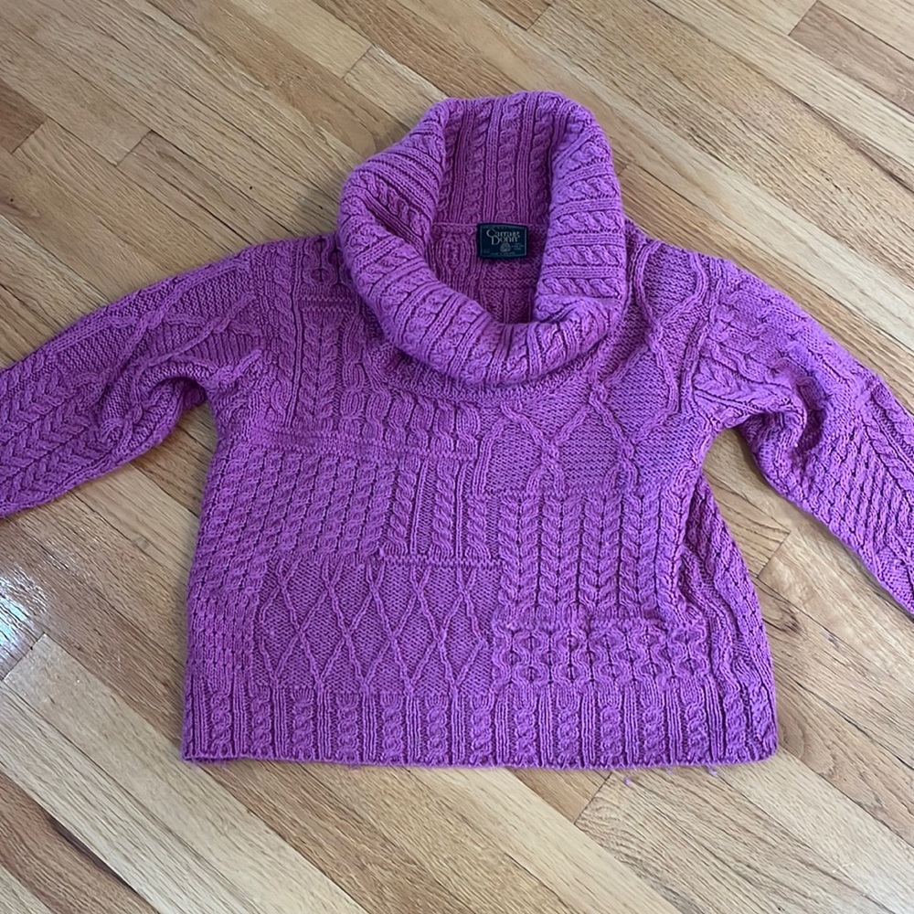Carraig Donn 100% Merino Wool size medium